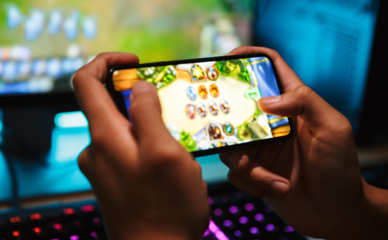 The Evolution of Online Gaming: From PC to Mobile in 2024