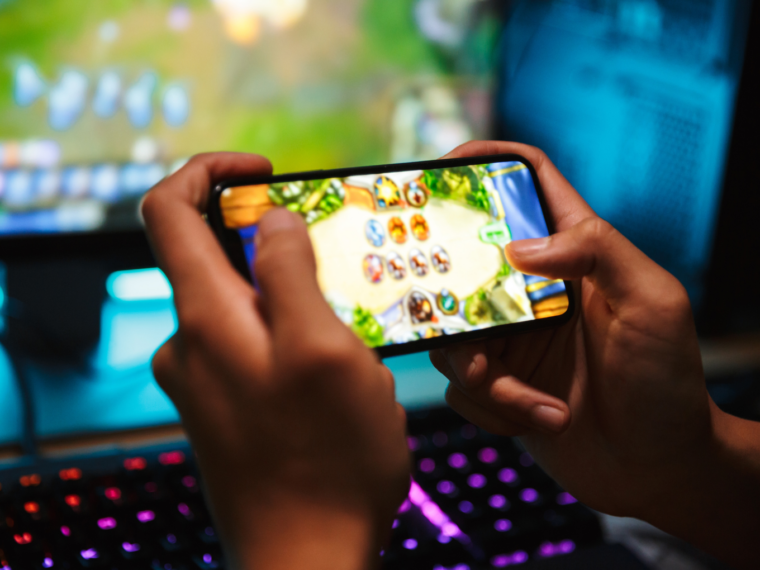 The Evolution of Online Gaming: From PC to Mobile in 2024